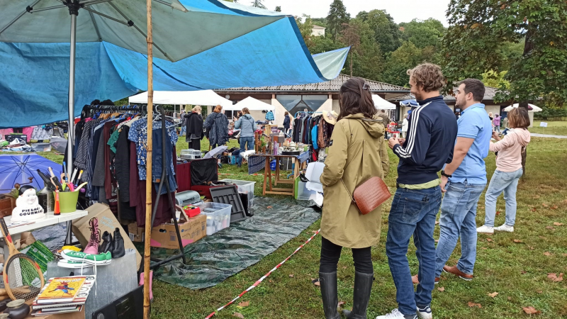 brocante allée 2.jpg